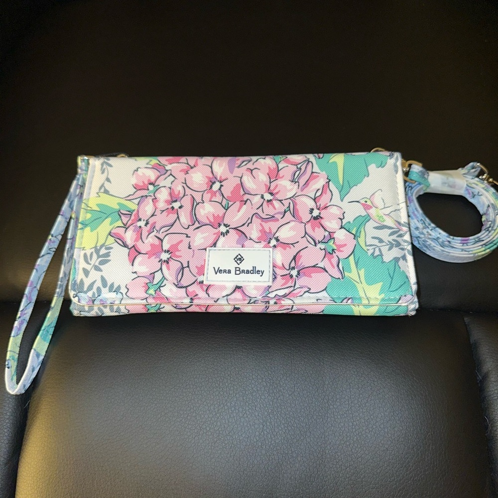 💜 Vera Bradley Wristlet/Crossbody 💜